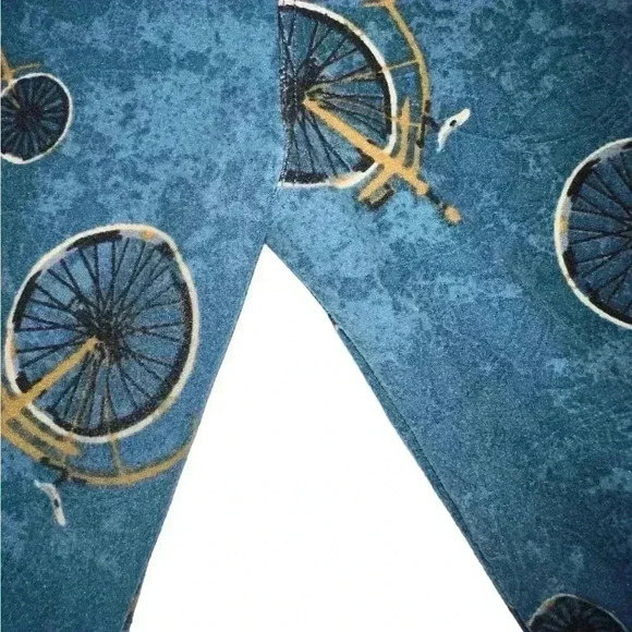 Lularoe TC‎ “unicorns” leggings bundle of 2pk! VGUC. Slight wear& pilling. - Picture 10 of 13